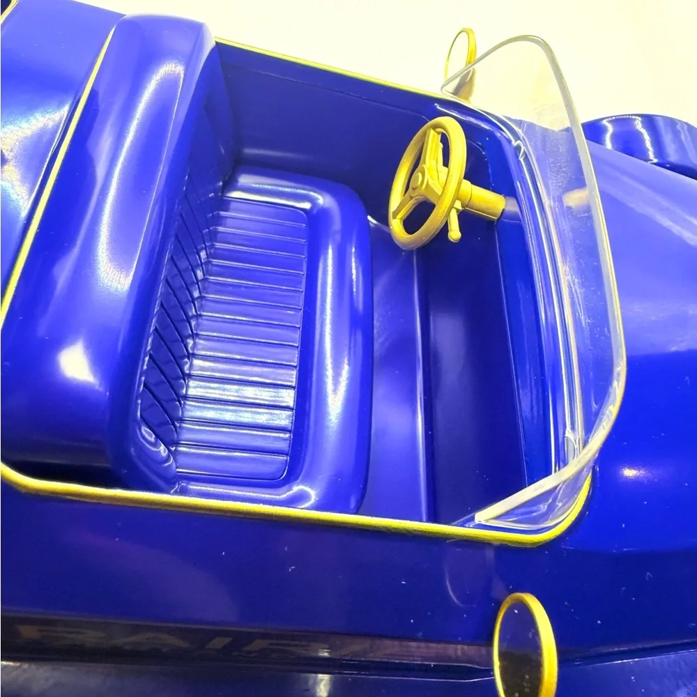La Prairie Limited Edition 2024 Holiday Decorative Model Car 16” x 5” x 5.2”